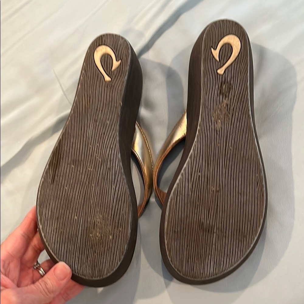Elegant Brown and Gold Women's Sandals - Picture 2 of 3